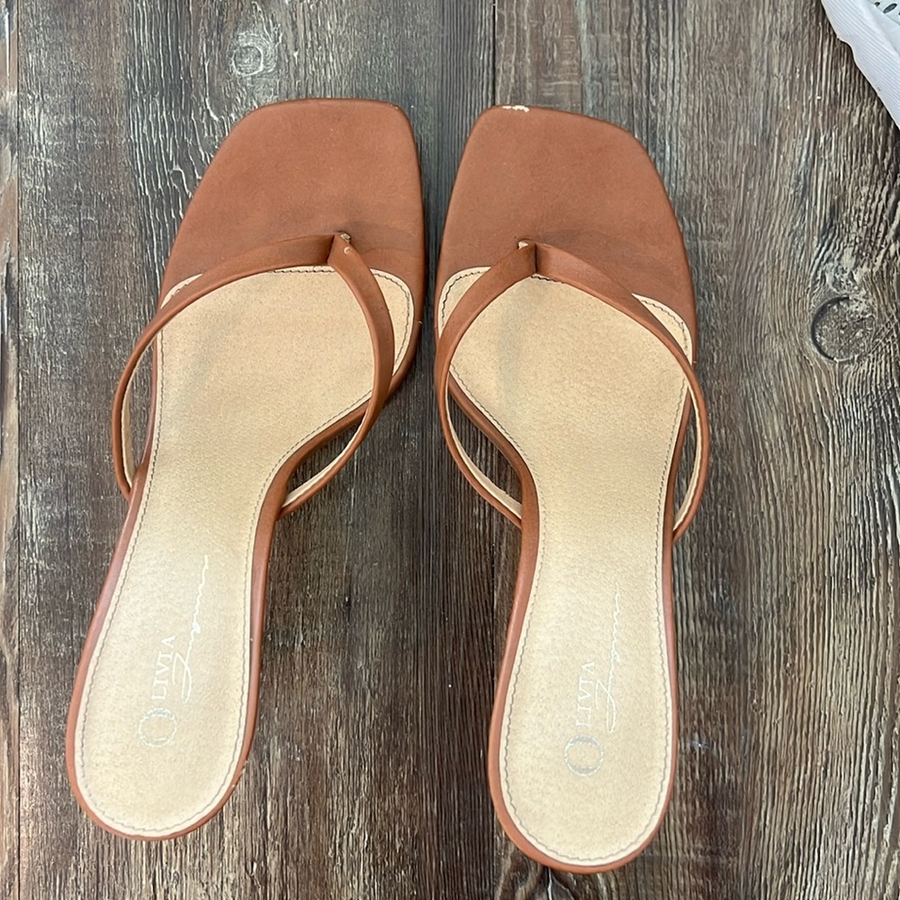Square toed Flip flop heels